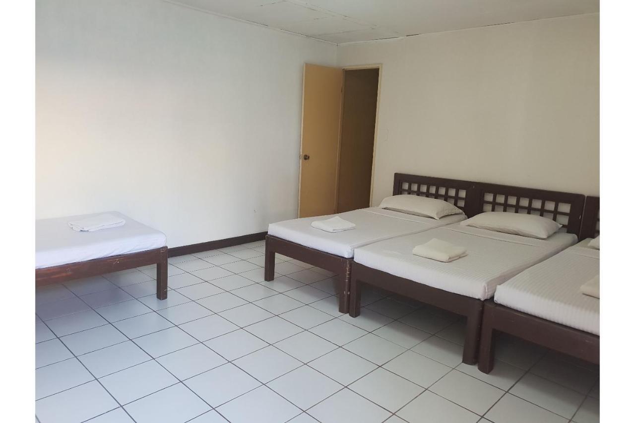 Saltimboca Tourist In Hotel Баколод Екстериор снимка