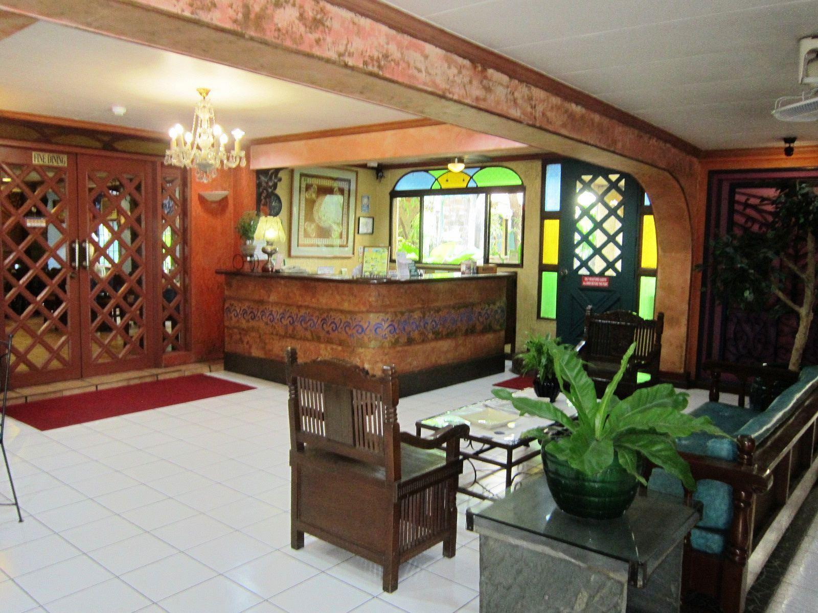 Saltimboca Tourist In Hotel Баколод Екстериор снимка