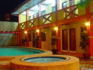 Saltimboca Tourist In Hotel Баколод Екстериор снимка